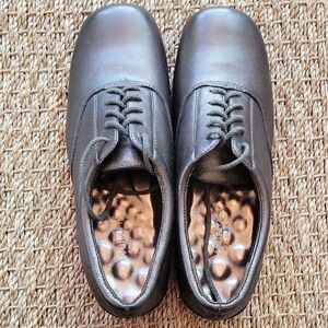 Walking Cradles Silver Gray Walking Shoes Sneakers Size 7.